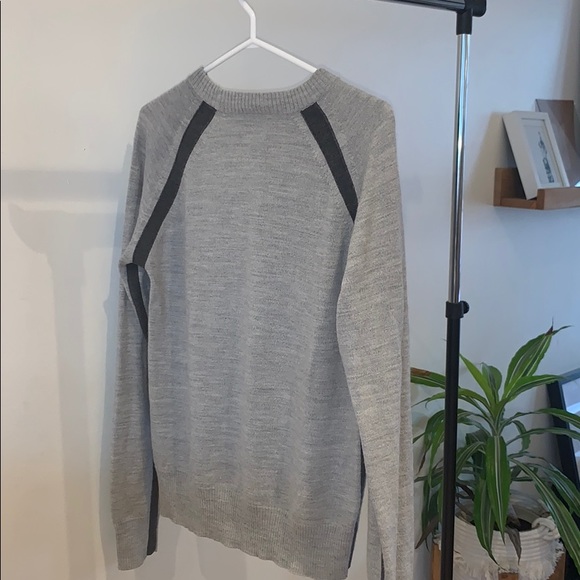 Calvin Klein sweater - Picture 3 of 5